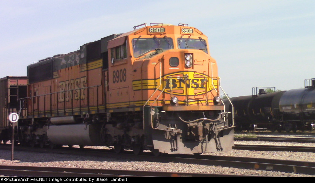 BNSF 8908